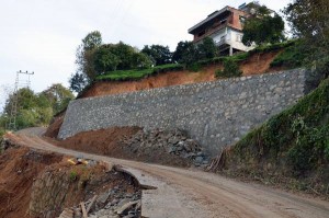 Büyükşehir Belediyesi 2015 yılında istinat  duvarı inşaatlarına 3 milyon 29 bin TL harcadı