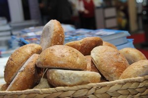 ALMANLAR, FINDIKLI EKMEĞİ SEVDİ