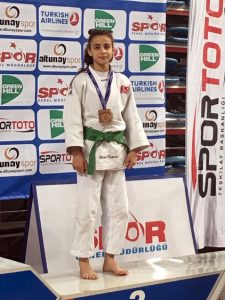 Trabzon Büyükşehir Belediyespor kadın karate takımı Avrupa üçüncüsü oldu