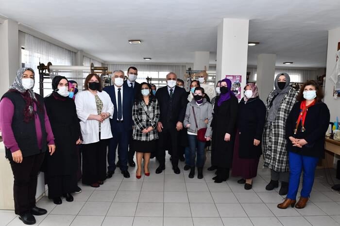 Zorluoğlu Kadın Eğitim Ve İstihdamı Artırma Derneği’ni Ziyaret Etti